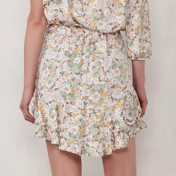 LC Lauren Conrad Daisy Floral Print Ruffle Mini Skirt Y2K Size XXL - Picture 2 of 8